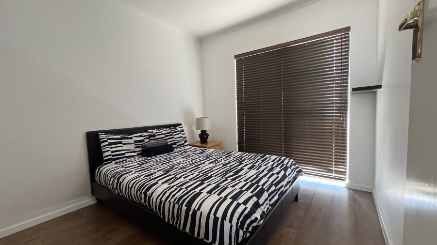 To Let 5 Bedroom Property for Rent in Table View Western Cape